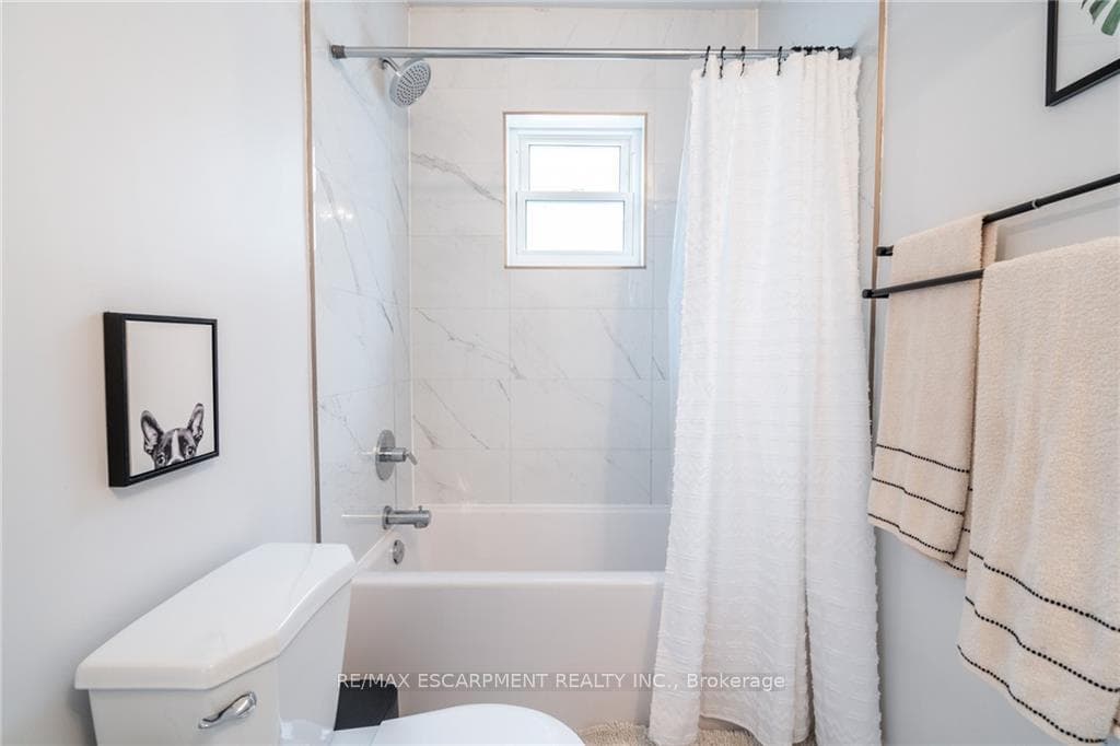 84 Houghton Avenue photo 25