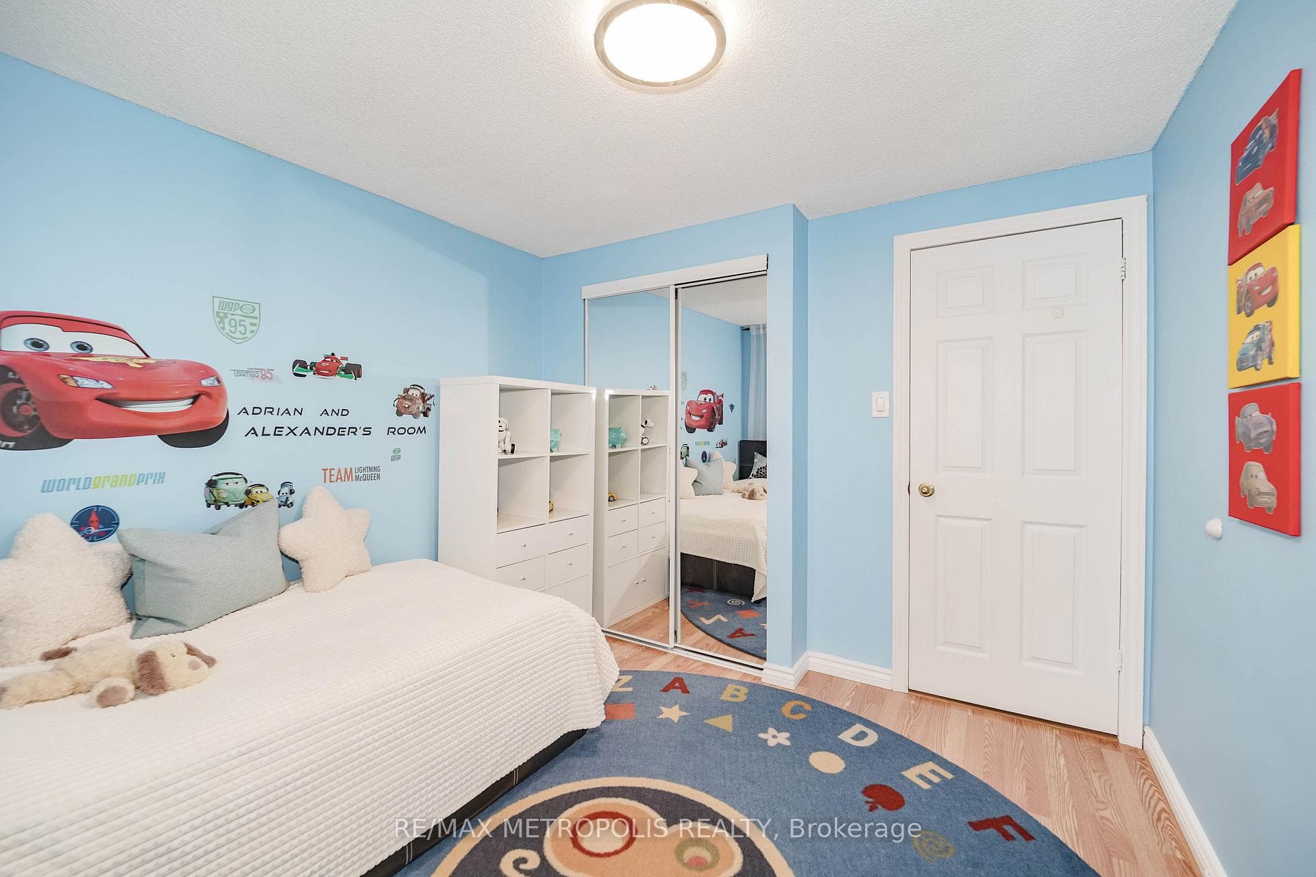 638 Galahad Drive photo 17