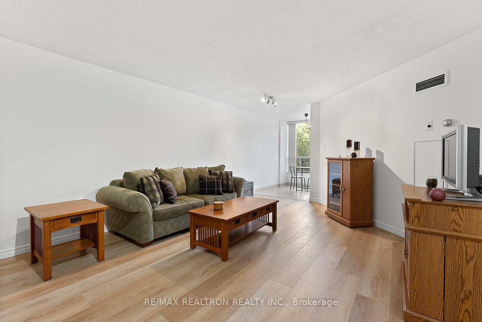 10 Laurelcrest Street Unit 210 photo 4
