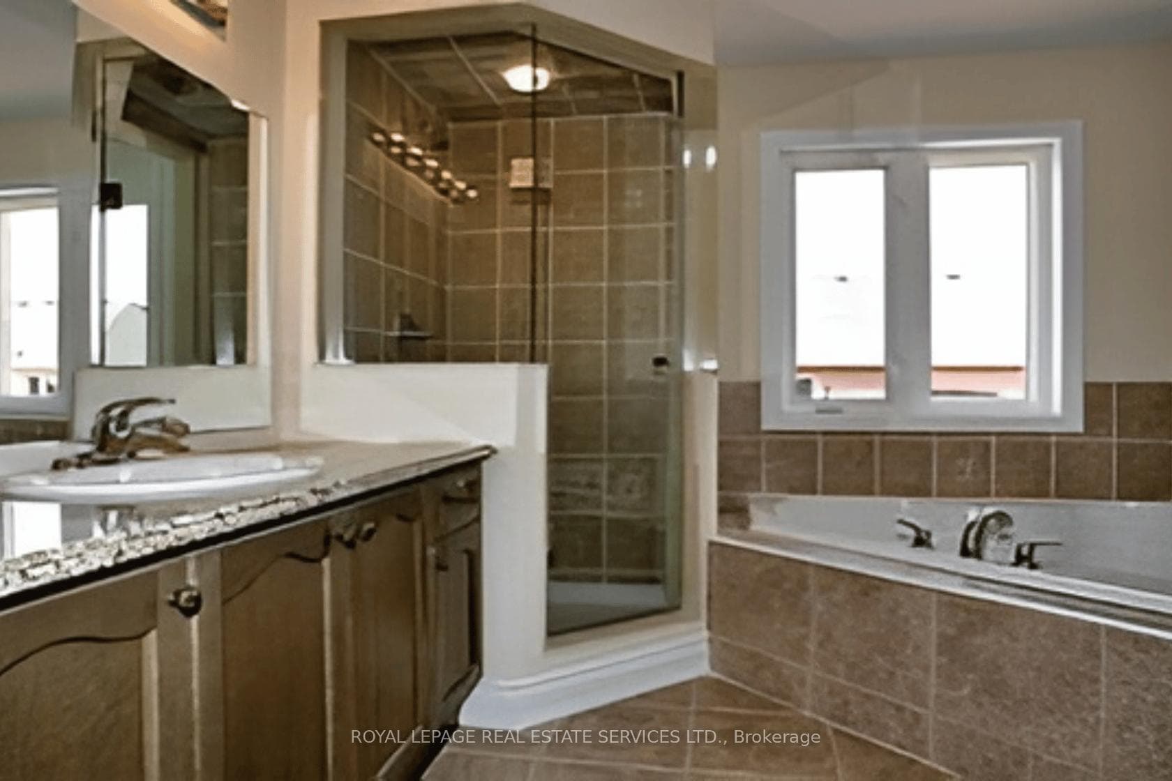 277 Admiral Drive photo 9