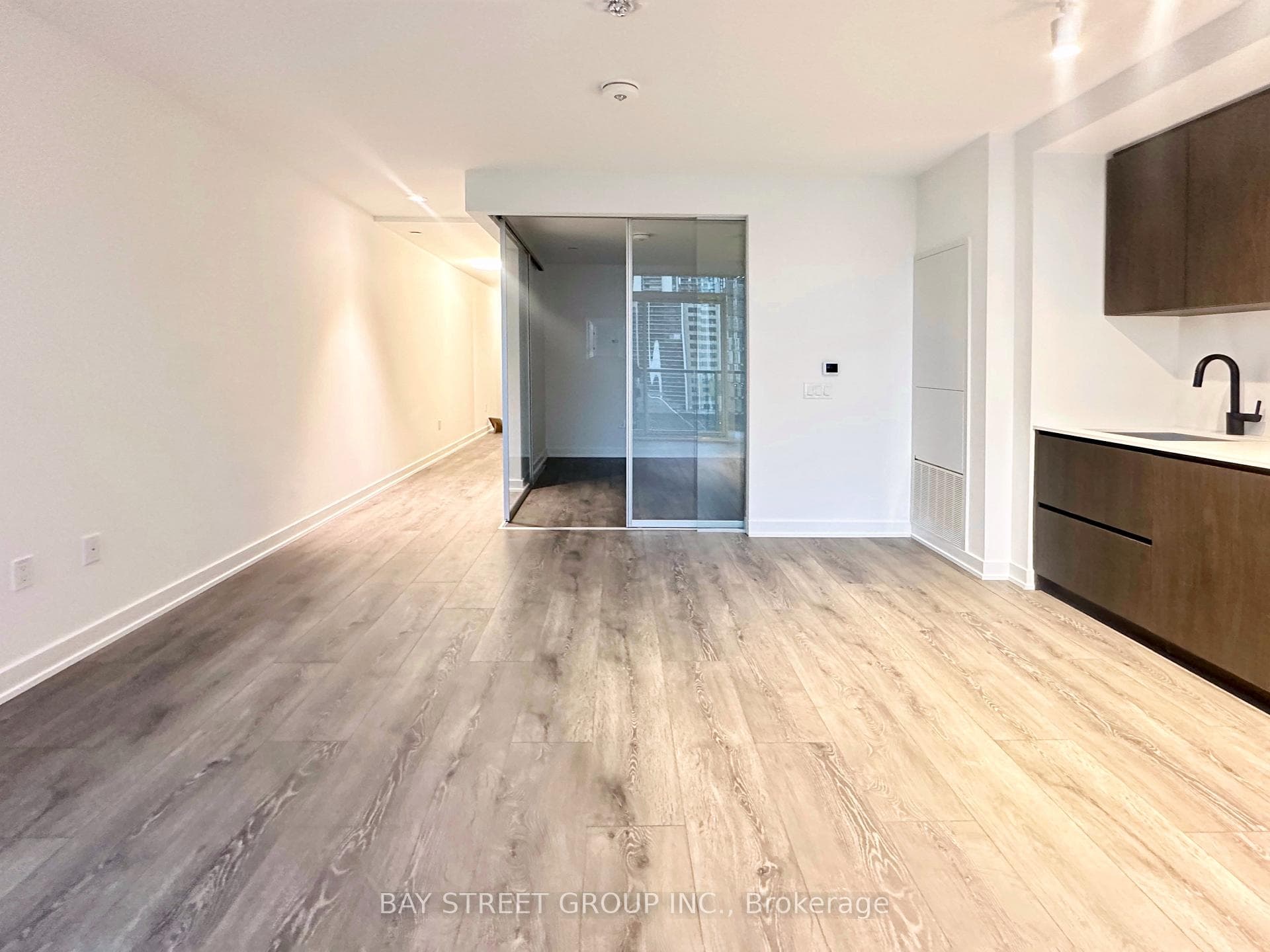 117 BROADWAY Avenue Unit 611 photo 11
