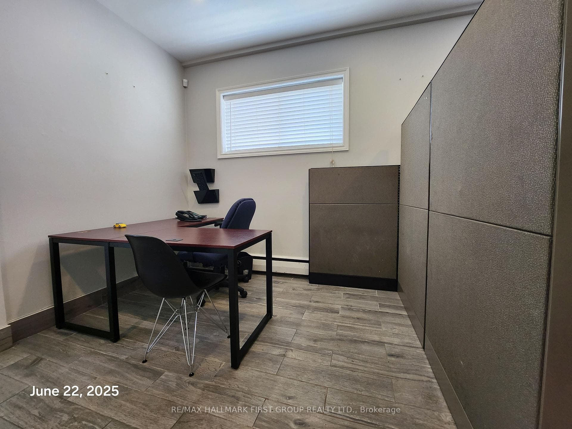 1400 Dundas Street Unit 1 photo 9