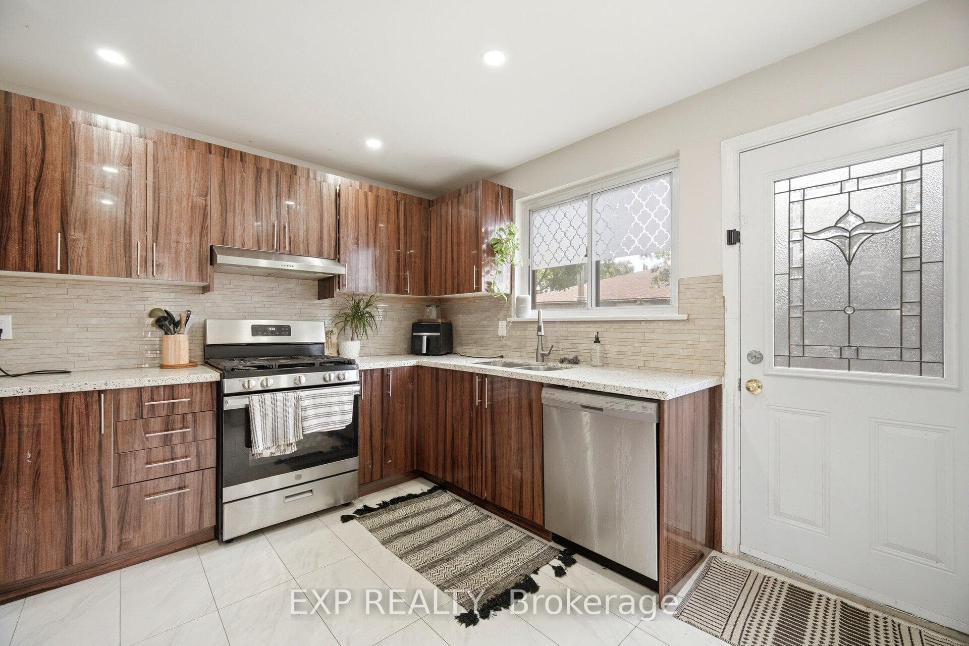 33 Earlsdale Crescent photo 13