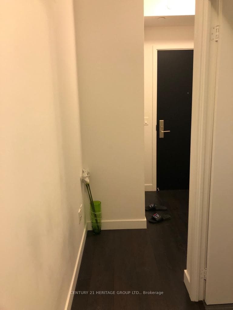 8 Eglinton Avenue Unit 1505 photo 17