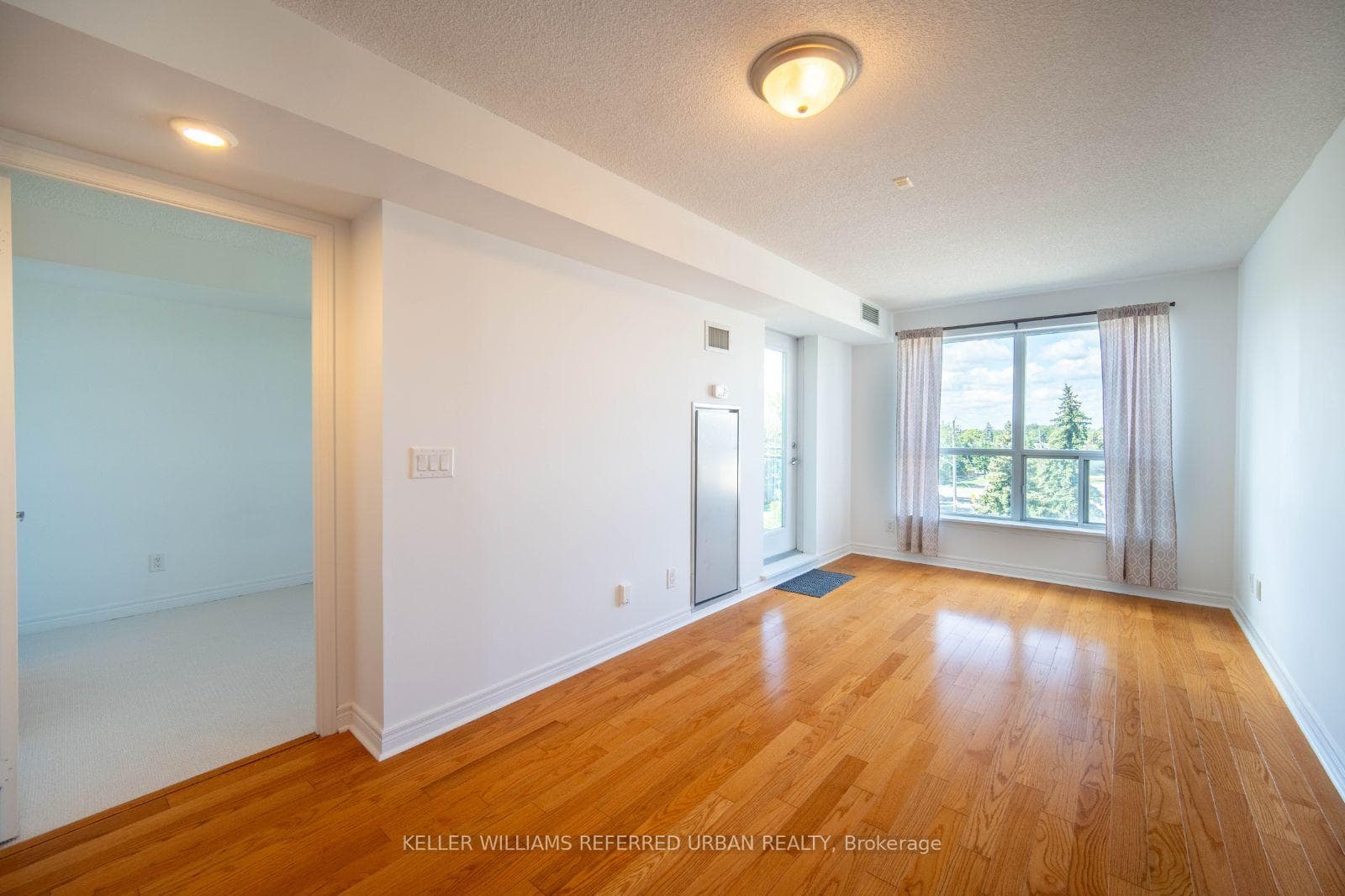 60 Fairfax Crescent Unit 413 photo 15