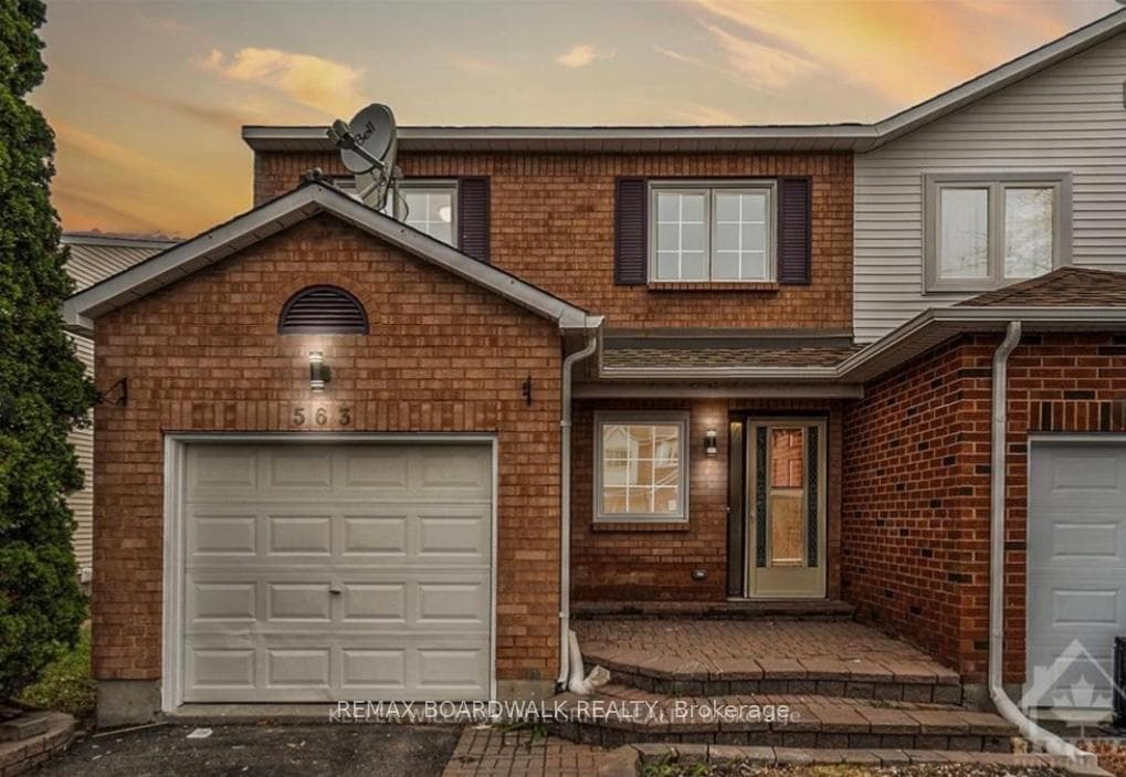 563 LATOUR Crescent photo 1