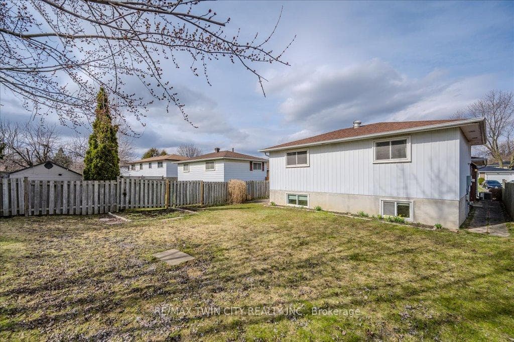 63 Markwood Drive photo 40