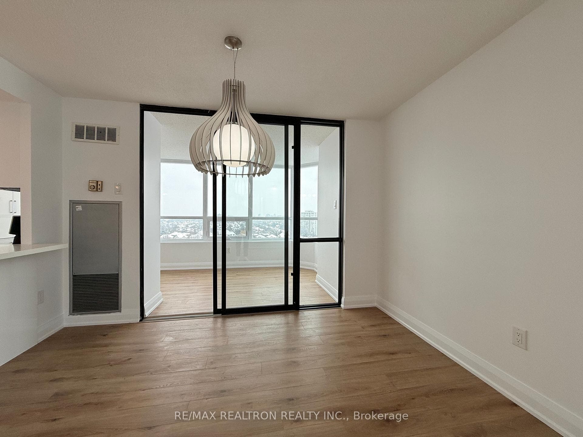 7601 Bathurst Street Unit 1106 photo 12