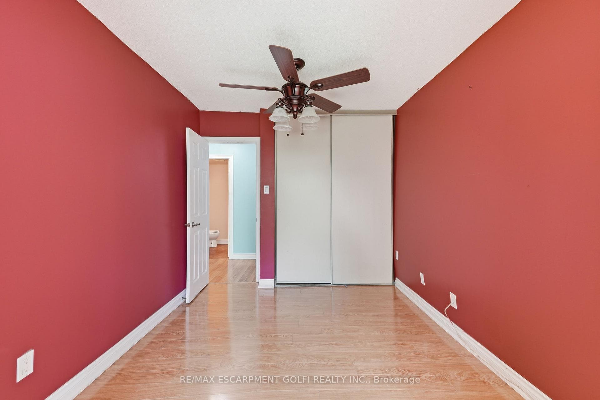 7 Gale Crescent Unit B3 photo 17