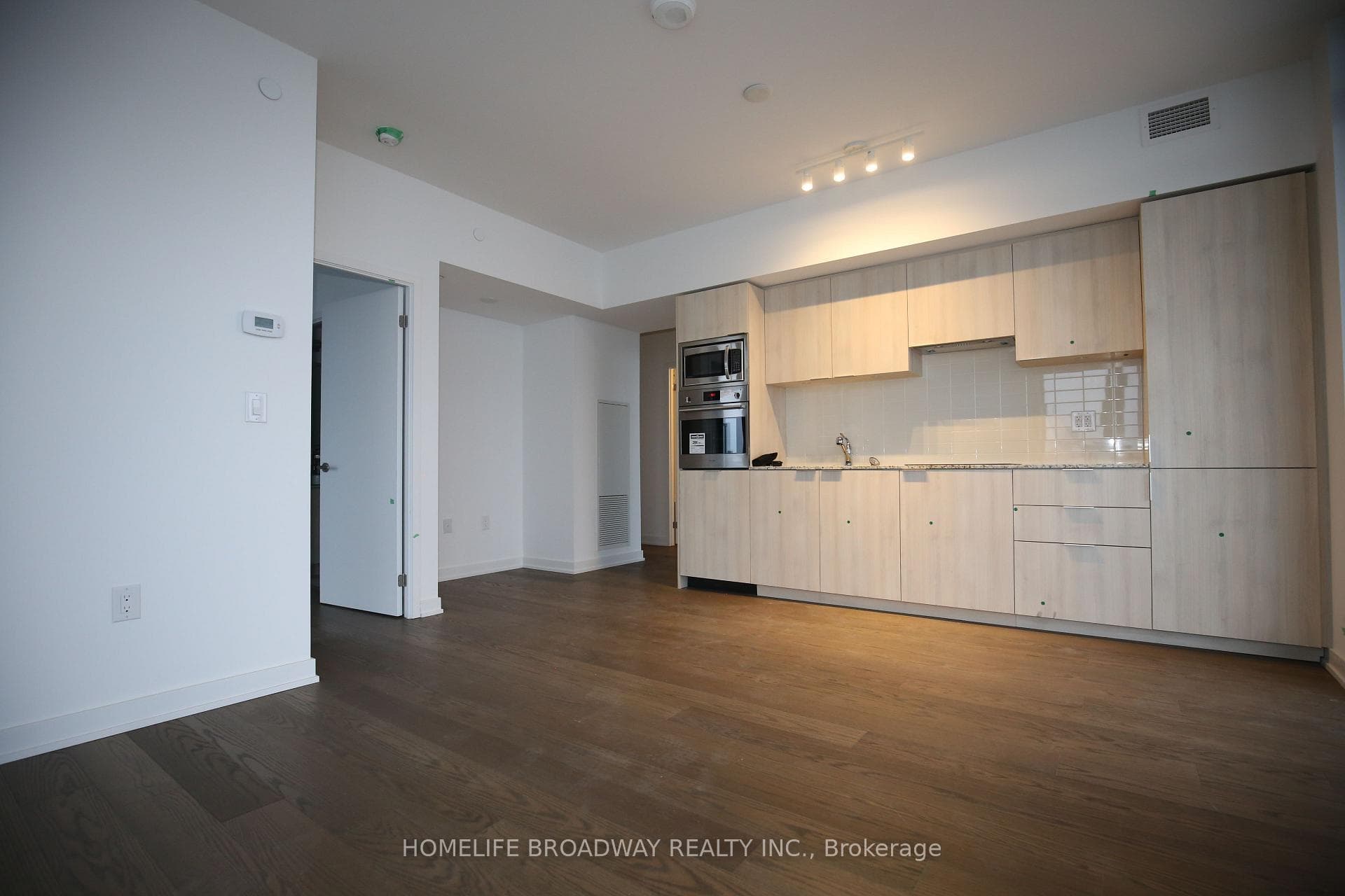 11 Wellesley Street Unit 5708 photo 2