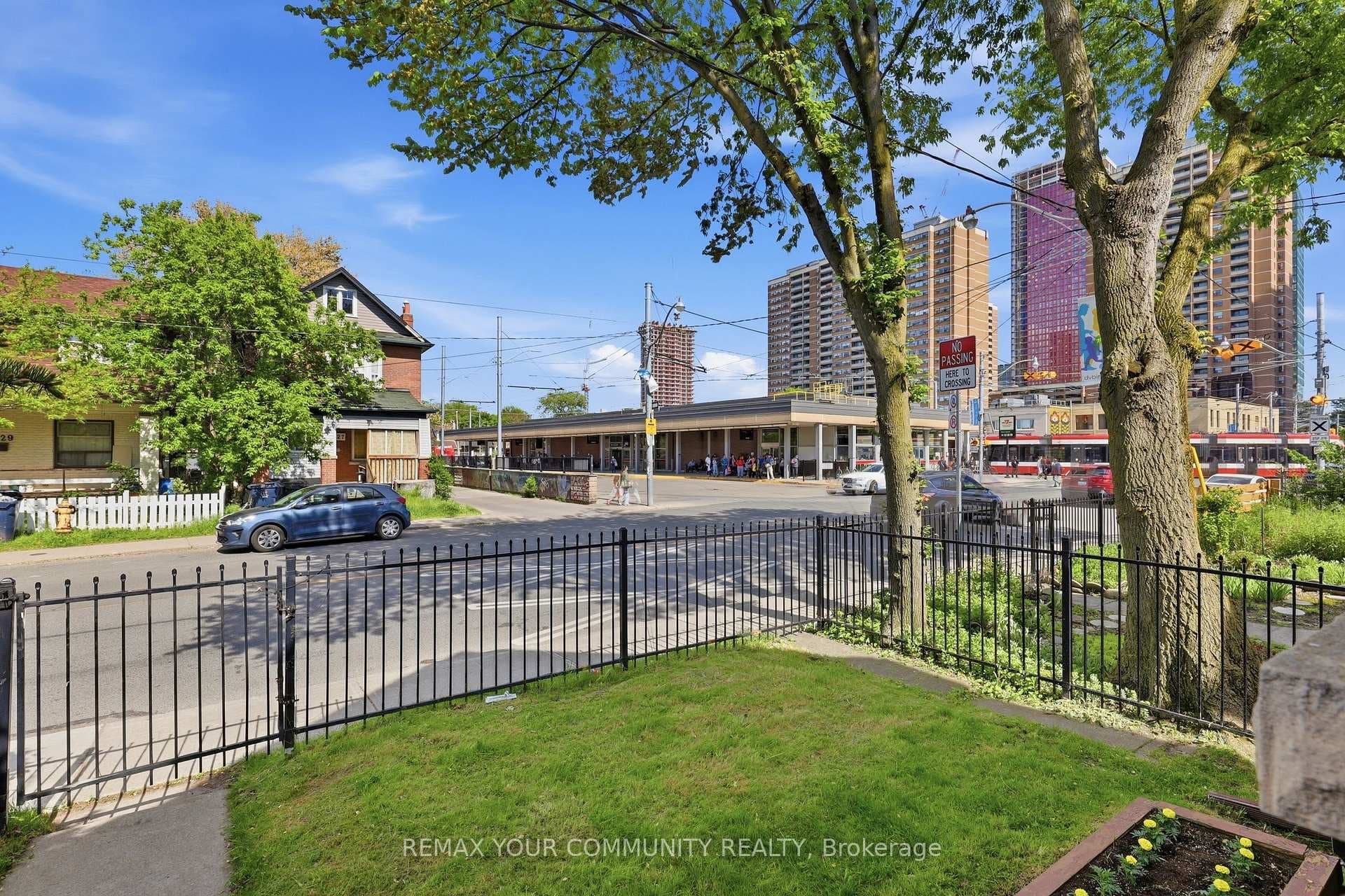 330 Main Street photo 3
