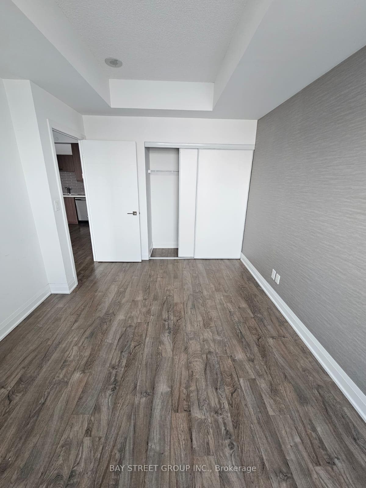 28 uptown Drive Unit 315 photo 8