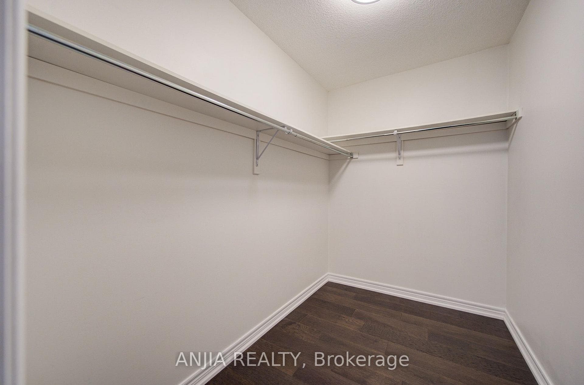 73 Hawksbury Road photo 33
