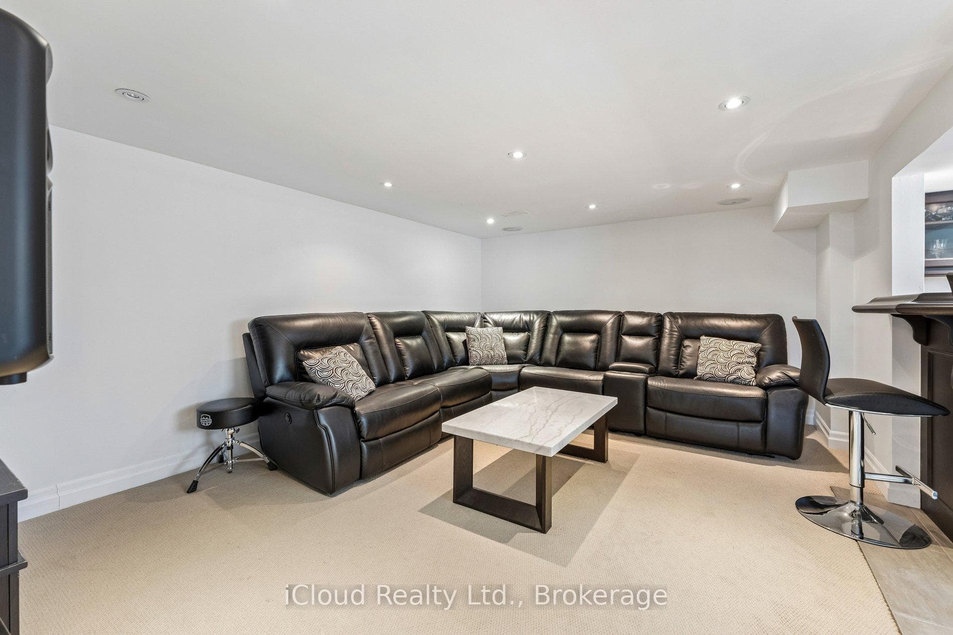 43 Ferndale Crescent photo 28