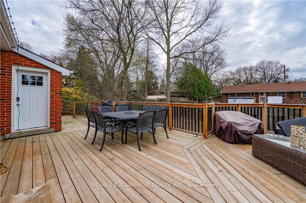 6 Avon Drive photo 32