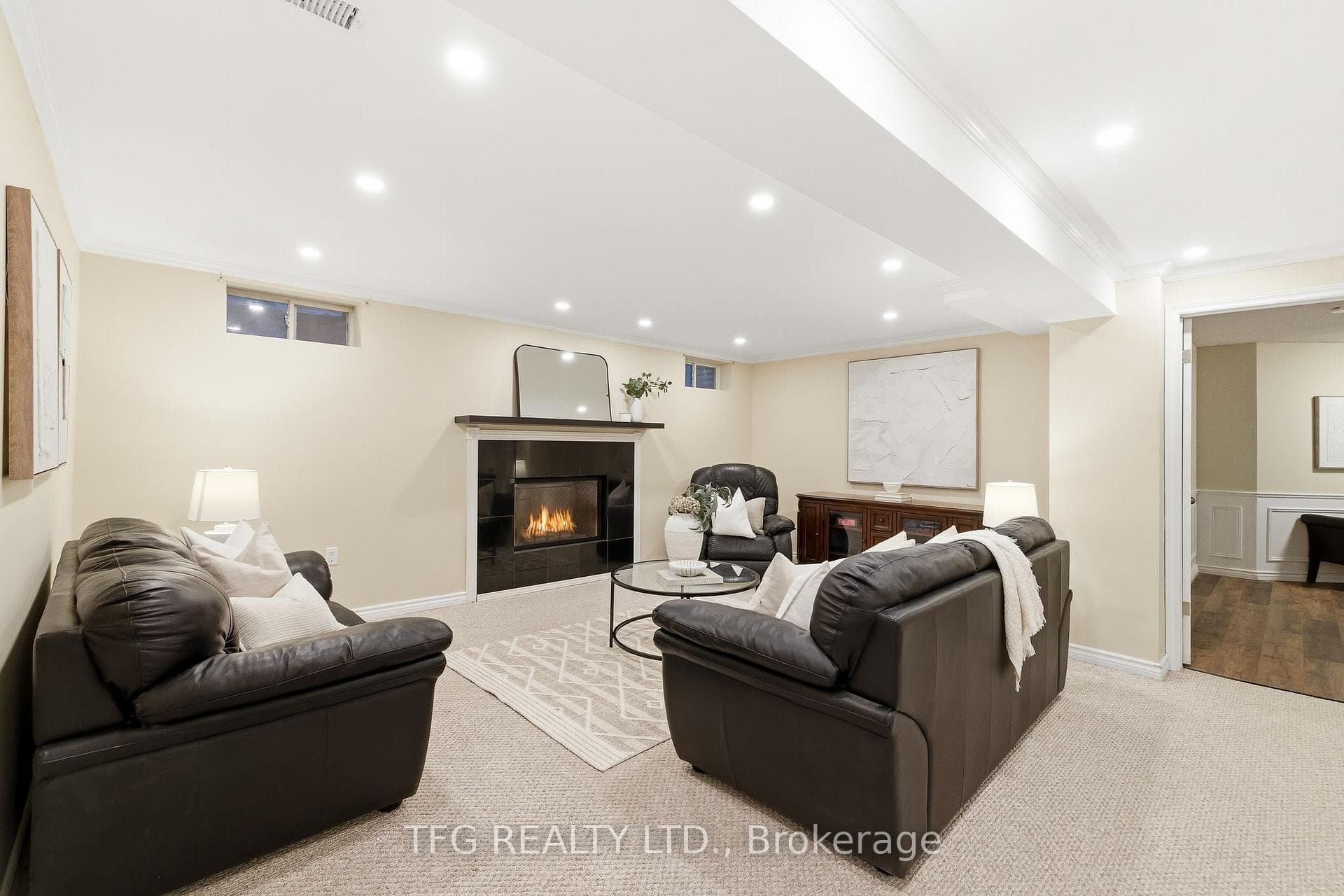 500 Sundown Crescent photo 41