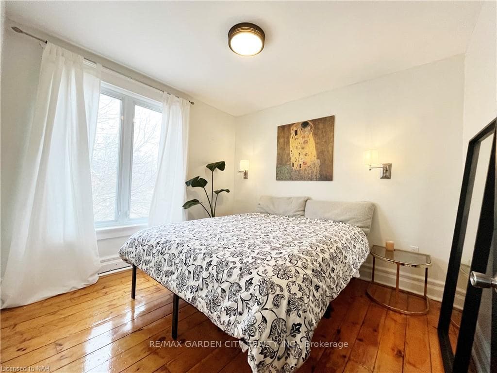 38 Maple Street photo 17