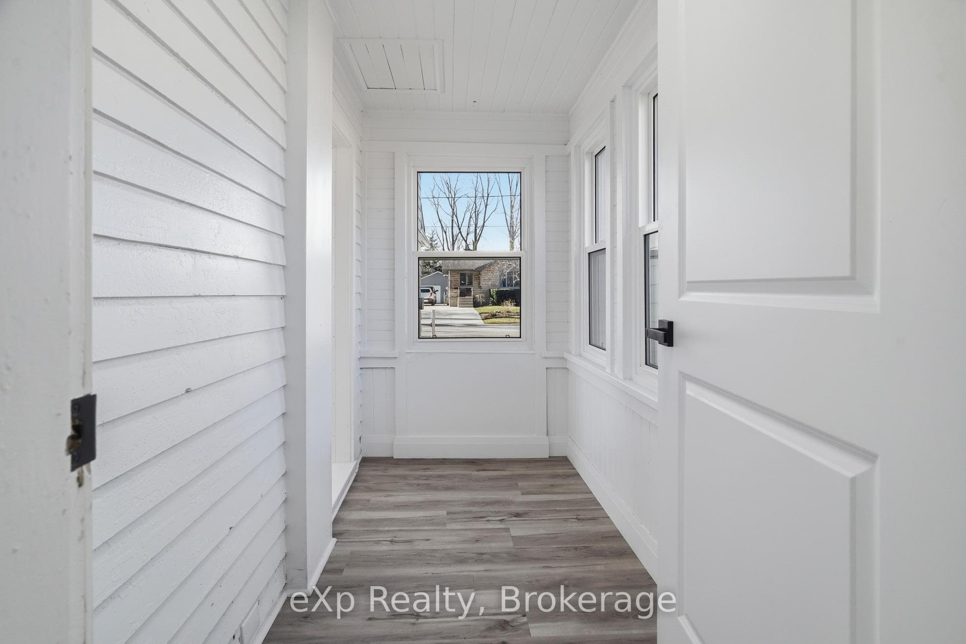 192 William Street photo 16