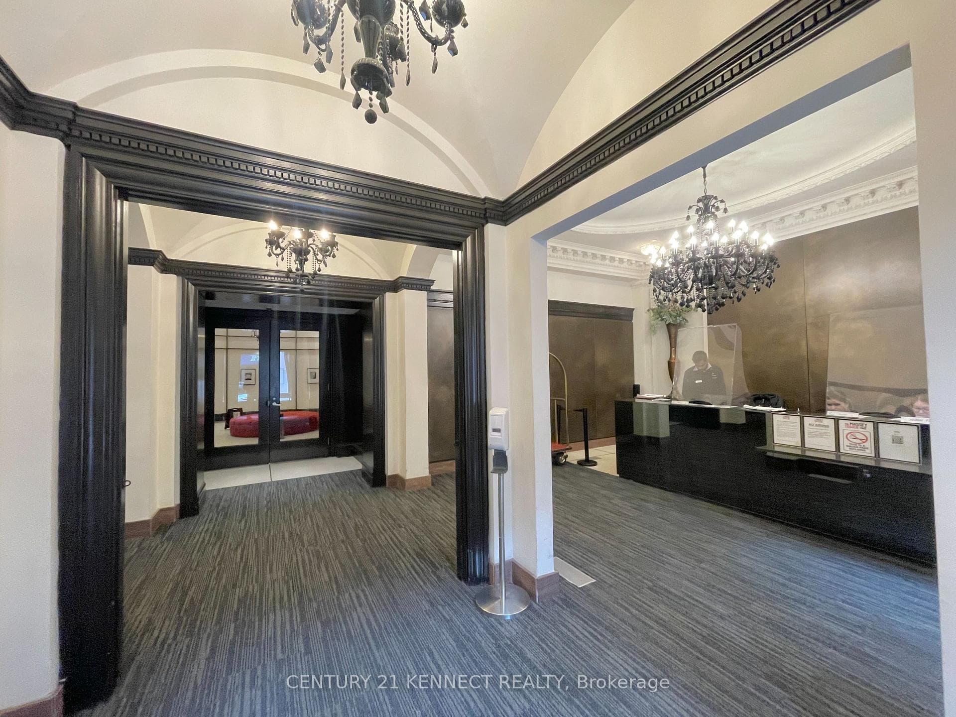 197 Yonge Street Unit 5714 photo 3