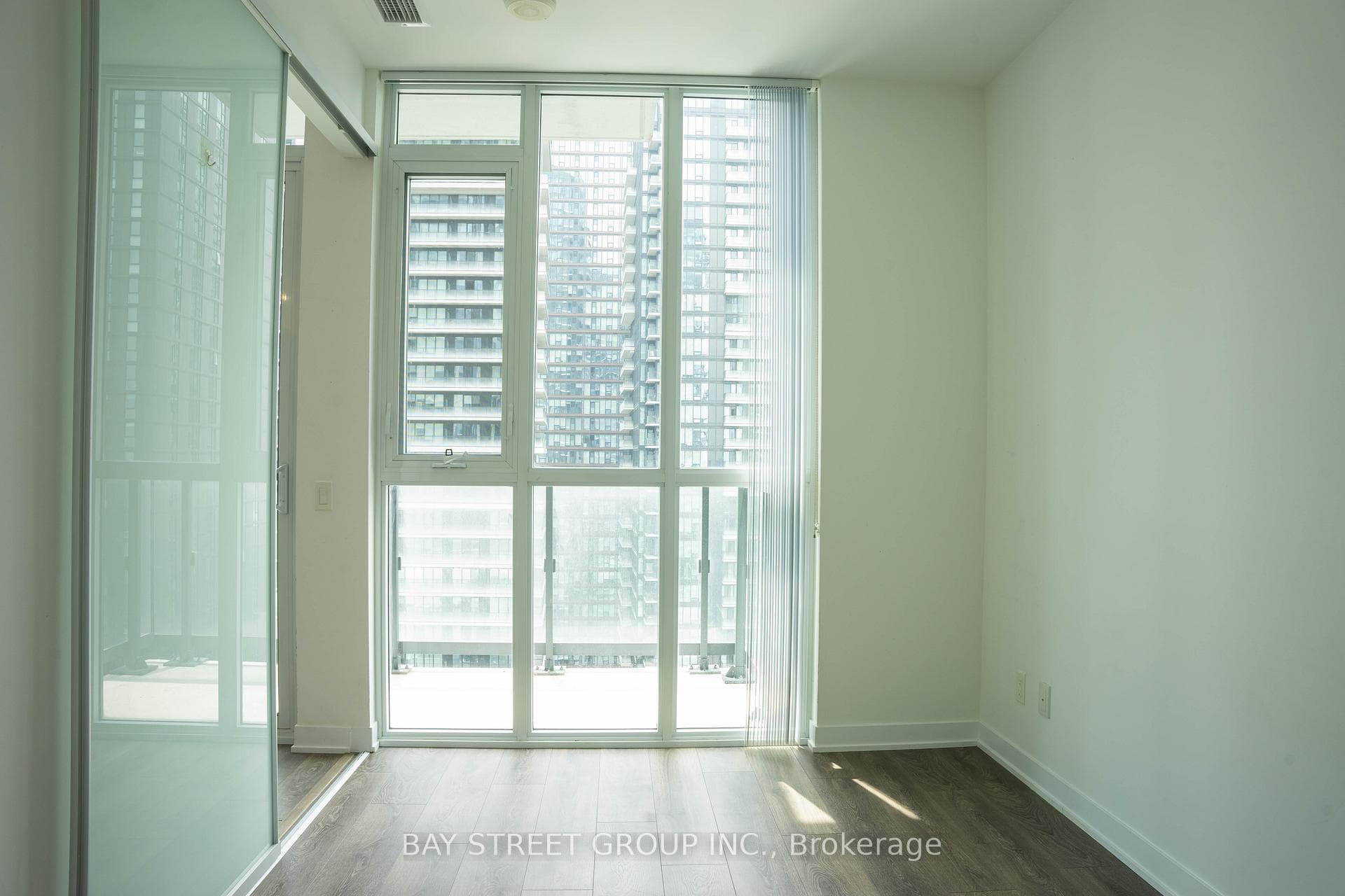87 Peter Street Unit 2915 photo 4