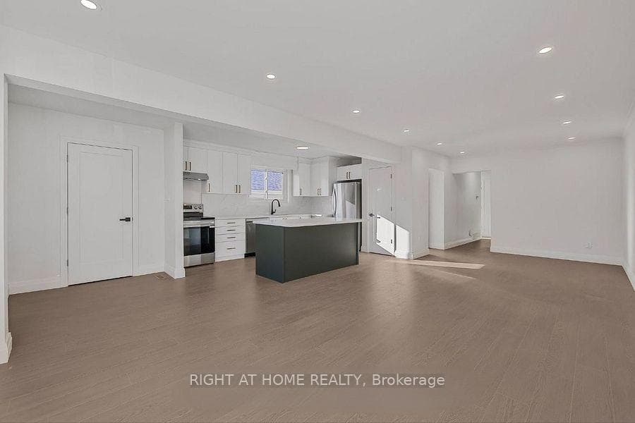 703 Sunnypoint Drive Unit Main photo 3