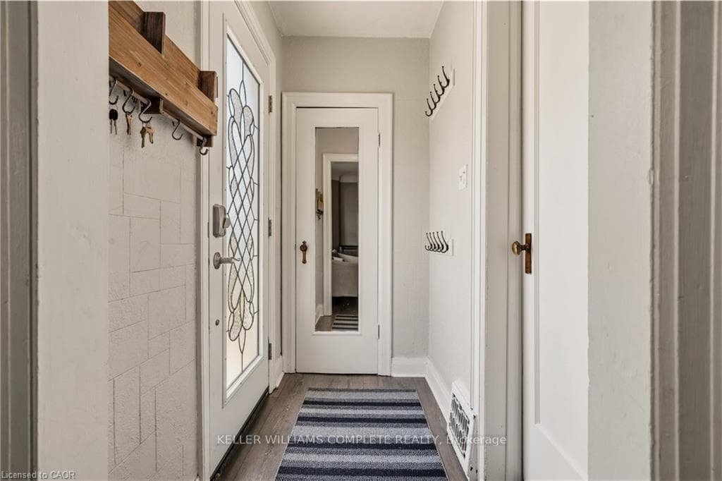 148 Huxley Avenue photo 2