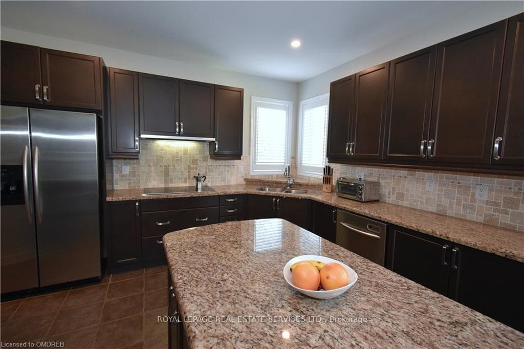 212 Beechtree Crescent photo 12