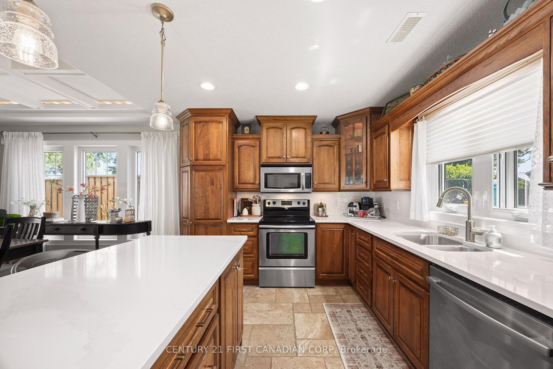 71257 Elizabeth Street photo 15