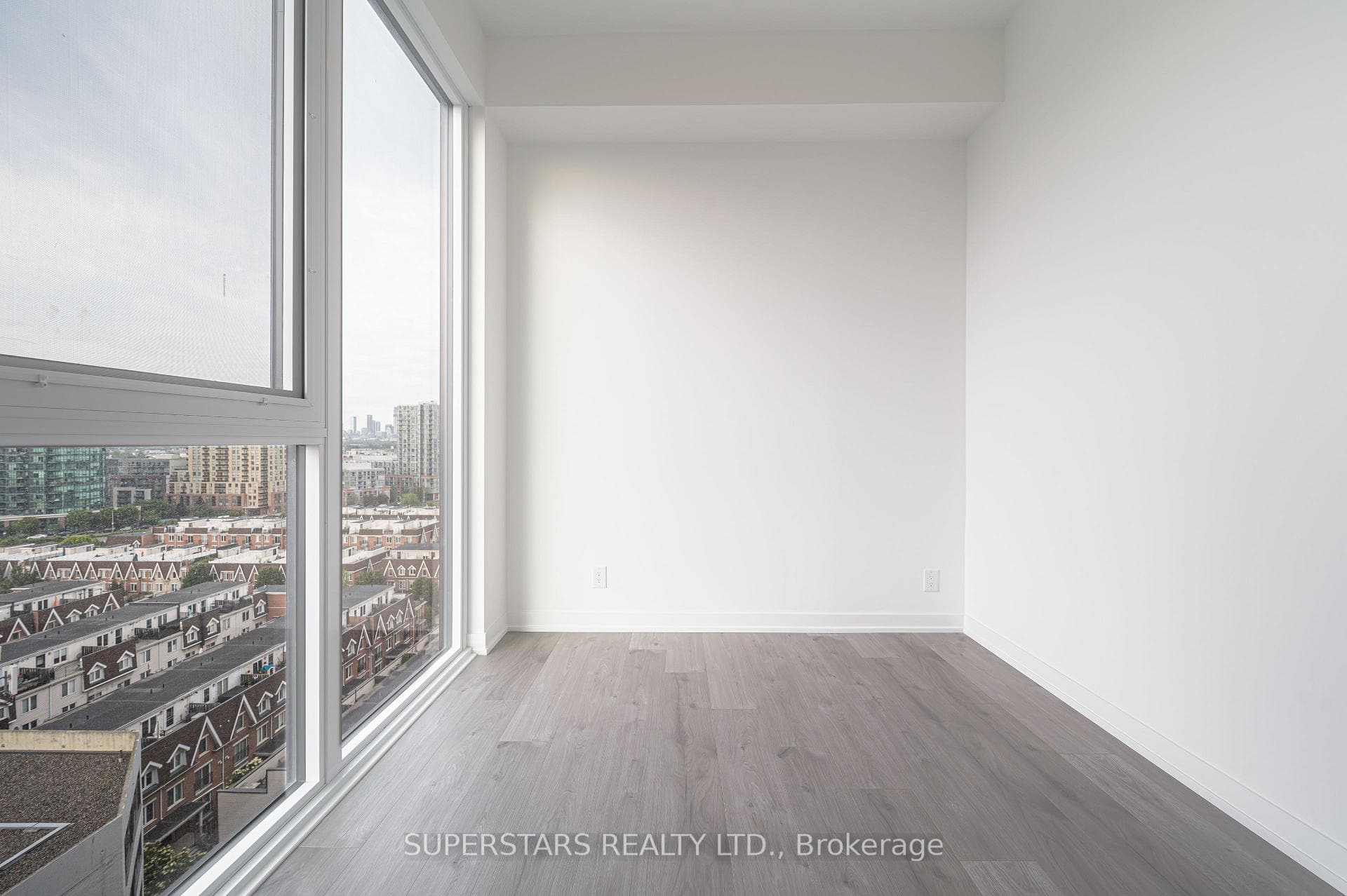 285 Dufferin Street Unit 1124 photo 16