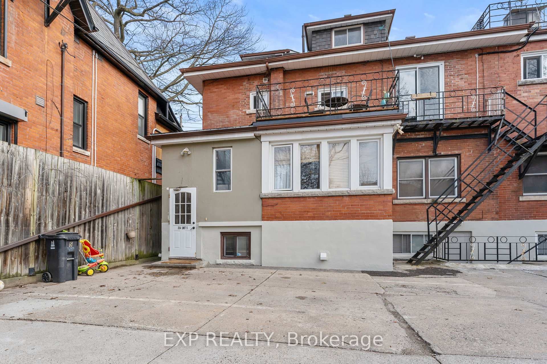 354 Annette Street photo 11