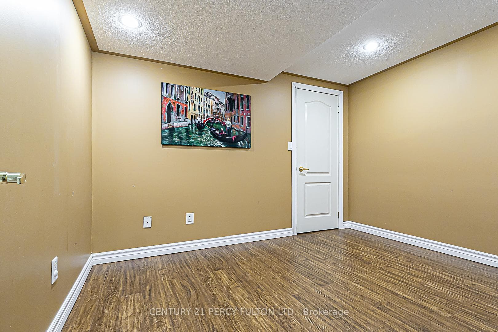 151 Rosanna Crescent photo 26