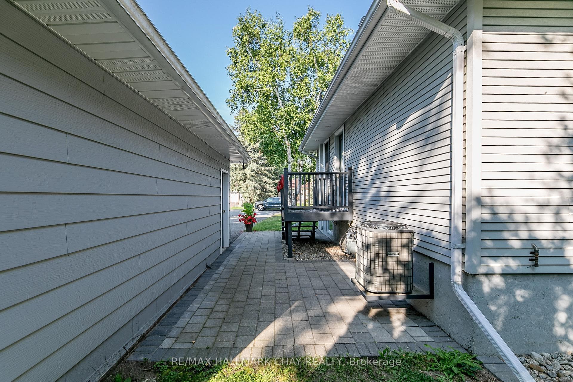 207 Montgomery Drive photo 17