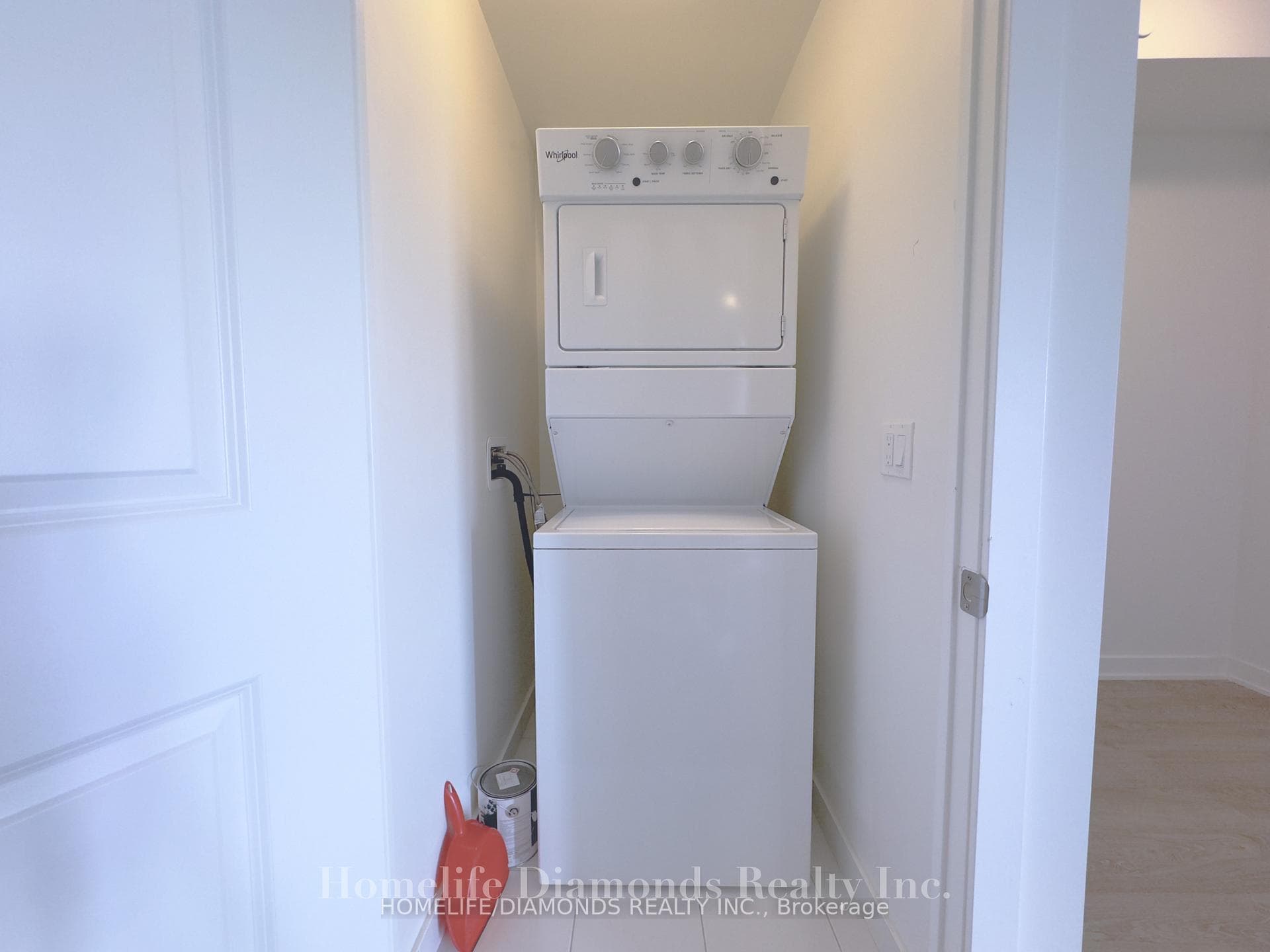 4675 METCALFE Avenue Unit 307 photo 10