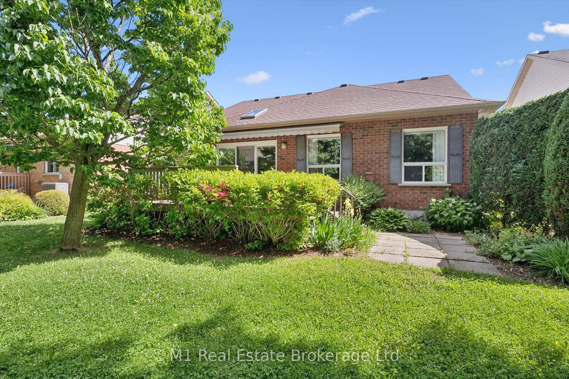 55 Honeysuckle Drive photo 38