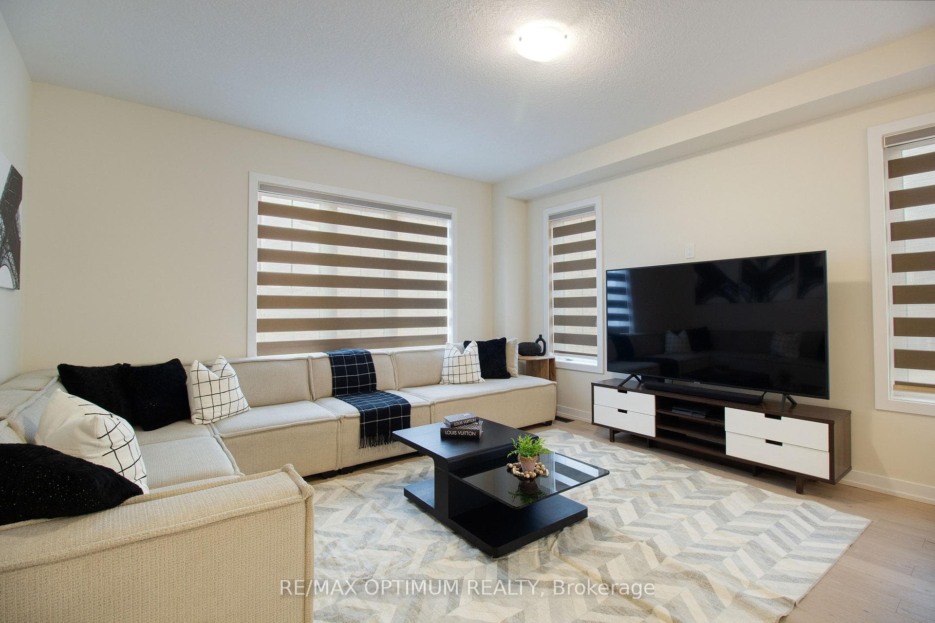 106 Sundin Drive photo 10