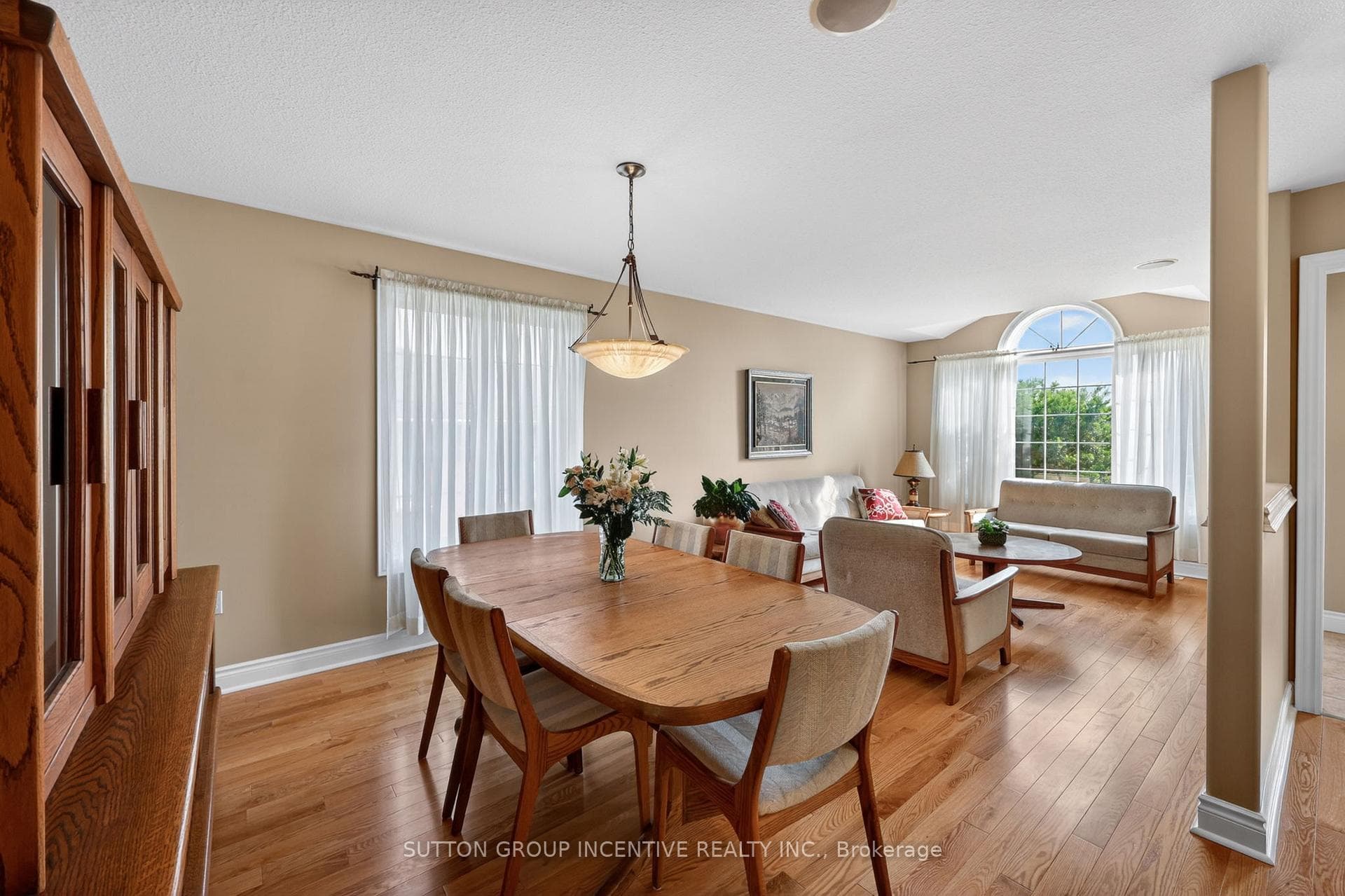 101 Lion's Gate Boulevard photo 7