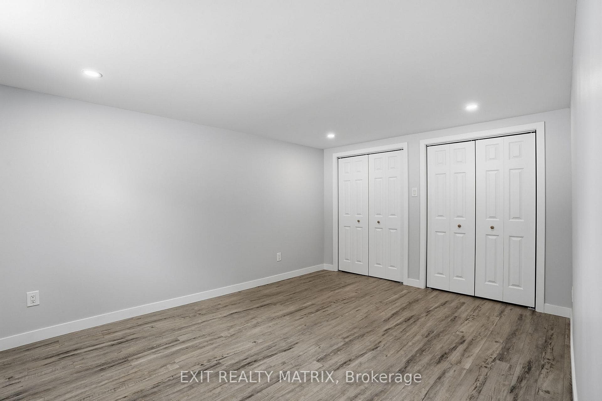 805 Cartier Boulevard photo 31