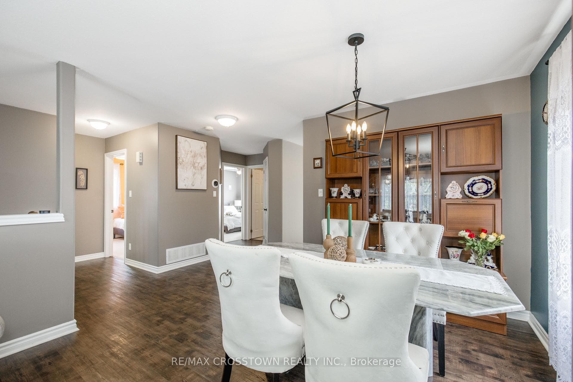 11 Revelstoke Court photo 9