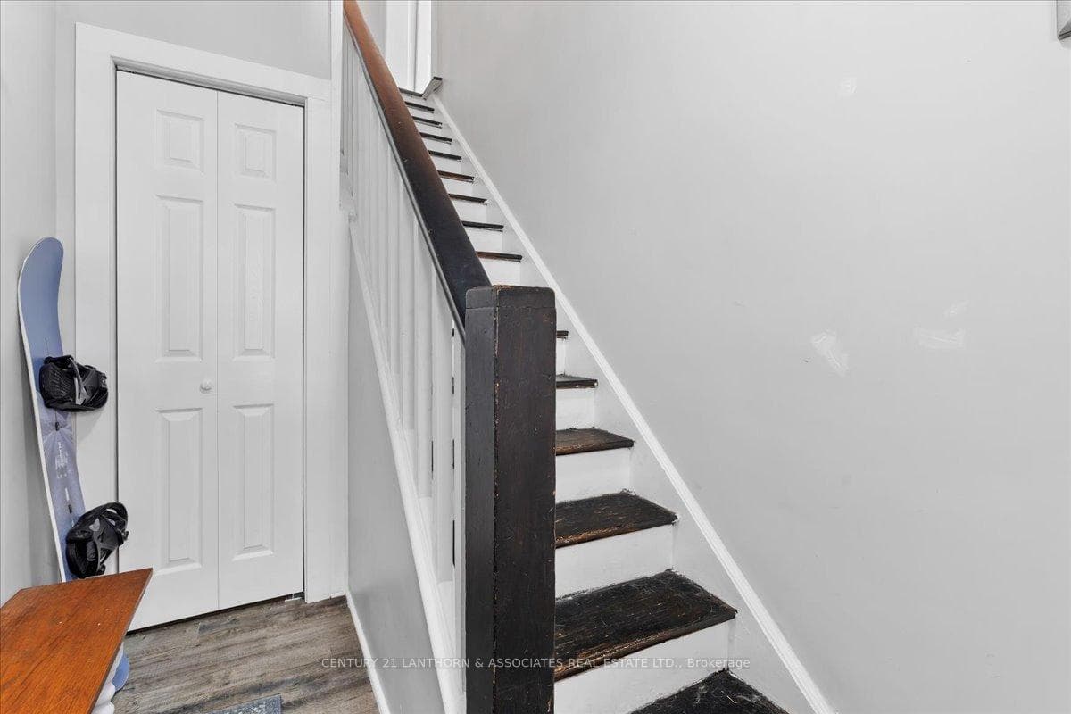 77 Lorne Avenue photo 3