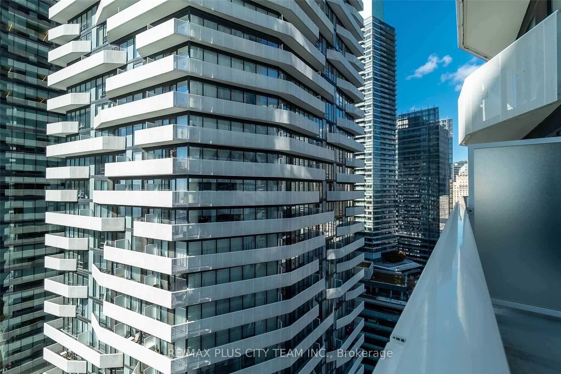 88 Harbour Street Unit 2511 photo 13