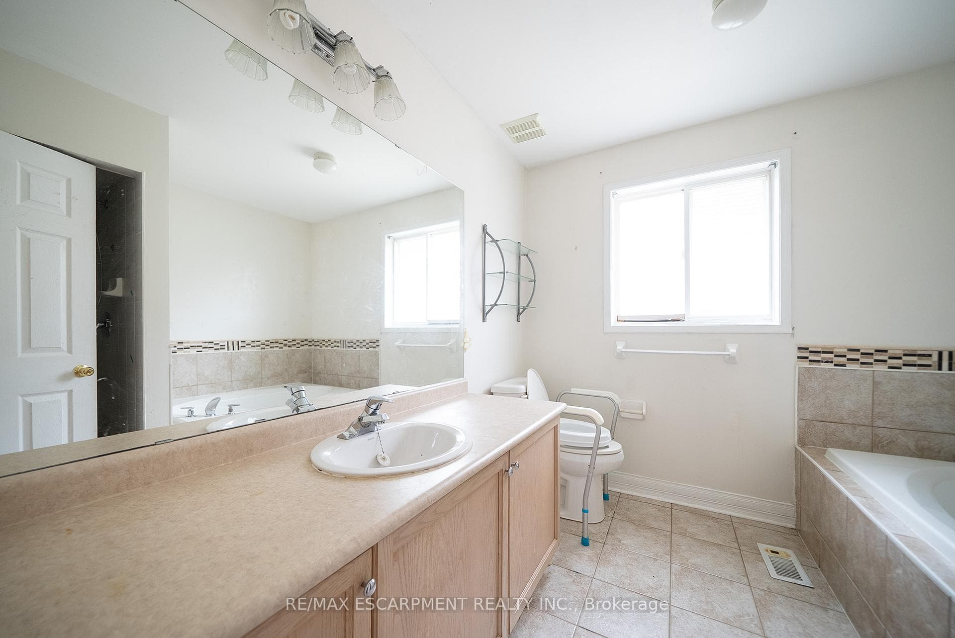 23 Stowe Terrace photo 17