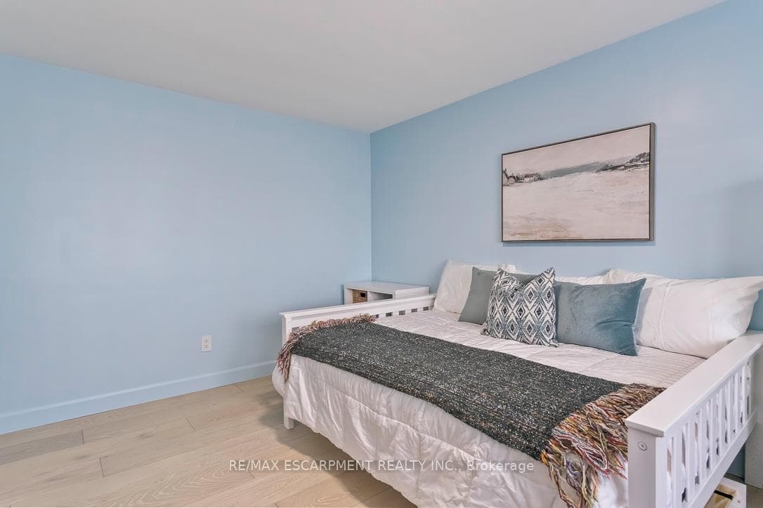 1332 GATEHOUSE Drive photo 27