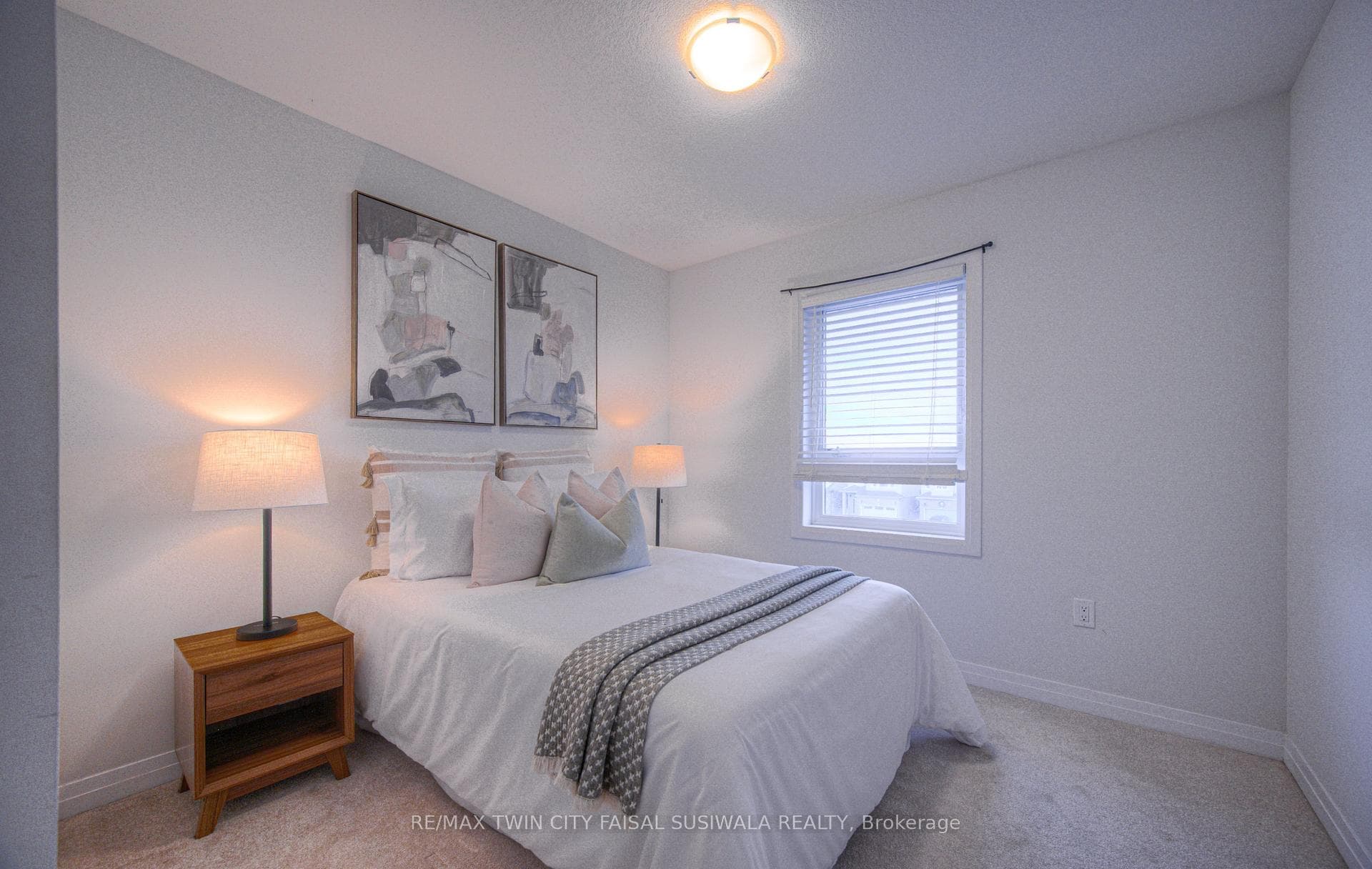 51 Sparrow Avenue Unit 32 photo 14