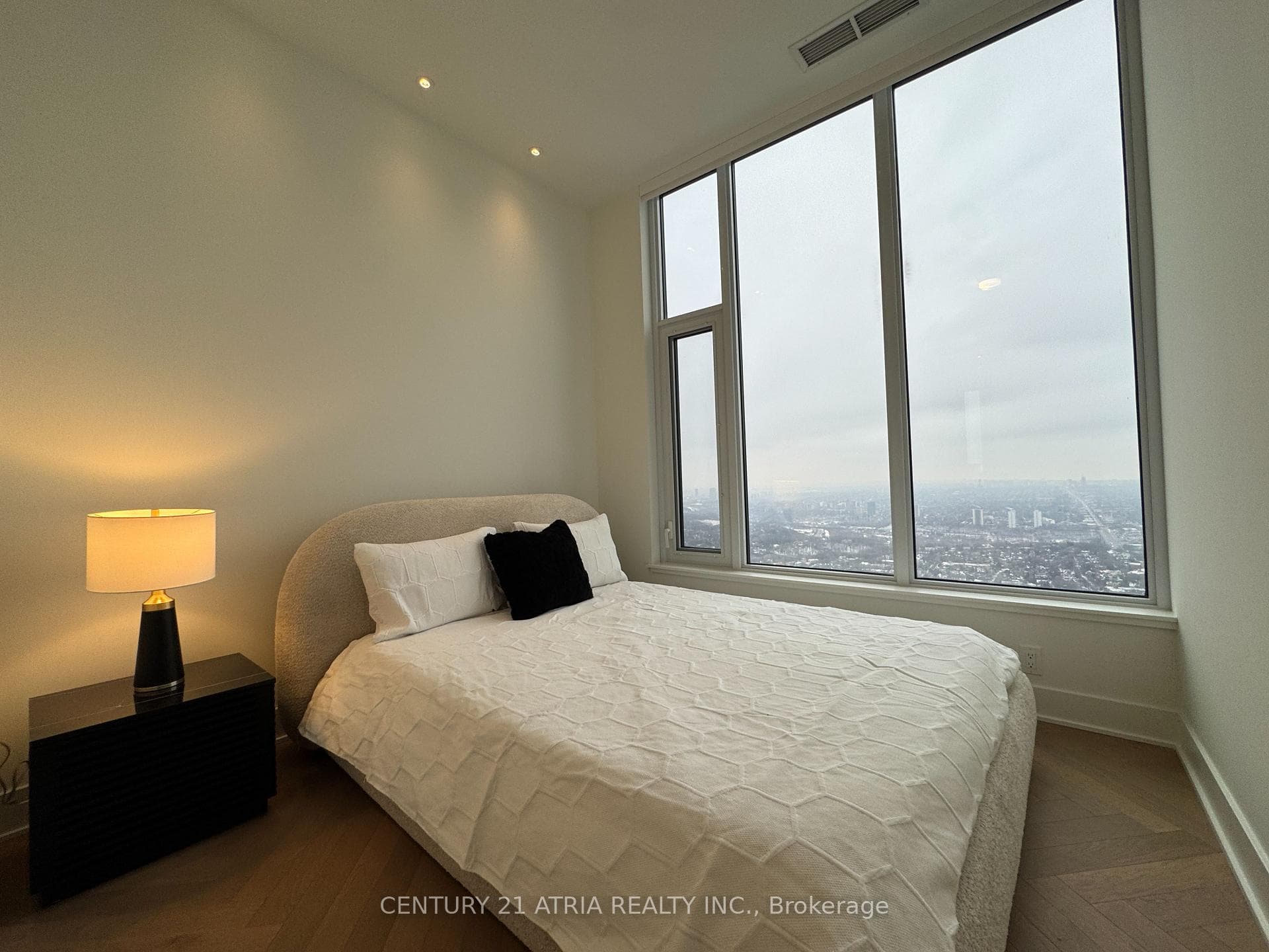 11 Yorkville Avenue Unit Lph6405 photo 14