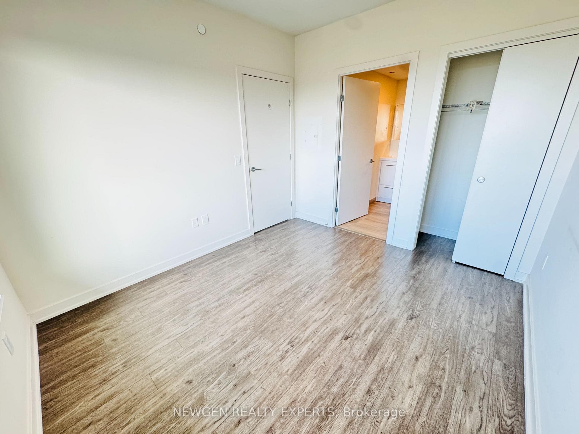 212 King William Street Unit 1220 photo 15
