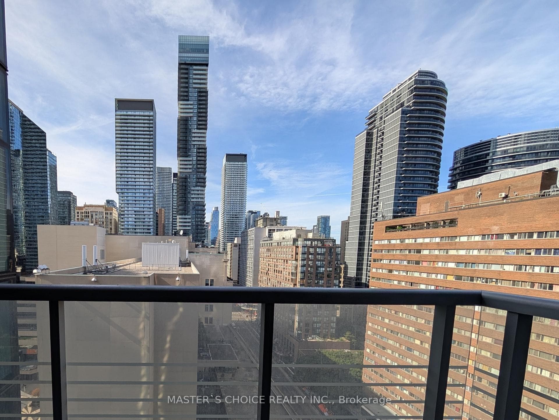 386 Yonge Street Unit 1401 photo 10