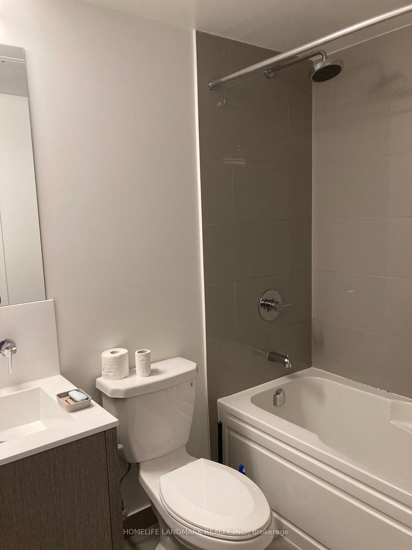 88 Harbour Street Unit 2310 photo 8