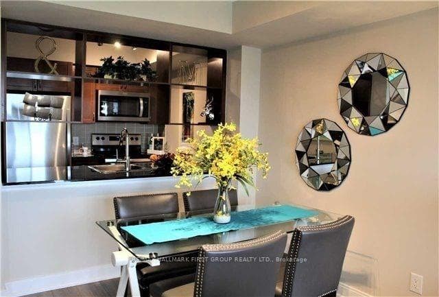 125 Village Green Square Unit 1808 photo 6