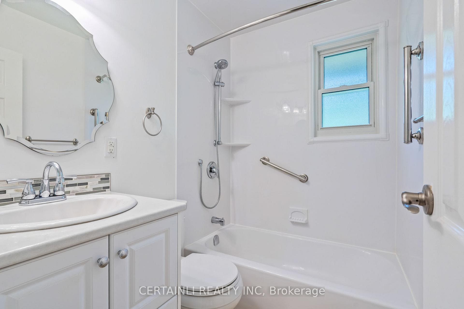 15 Hepburn Avenue photo 21