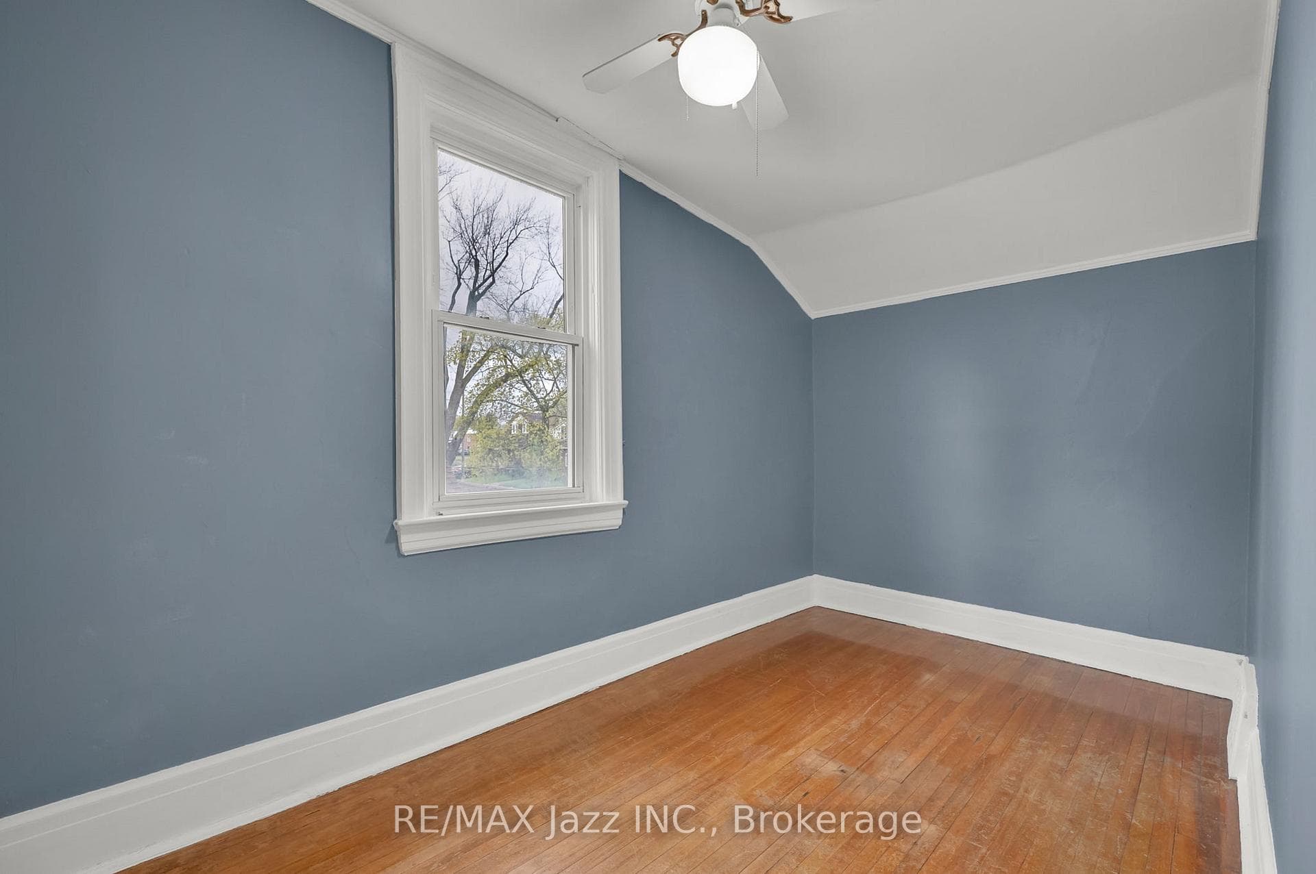 636 Carnegie Avenue photo 22